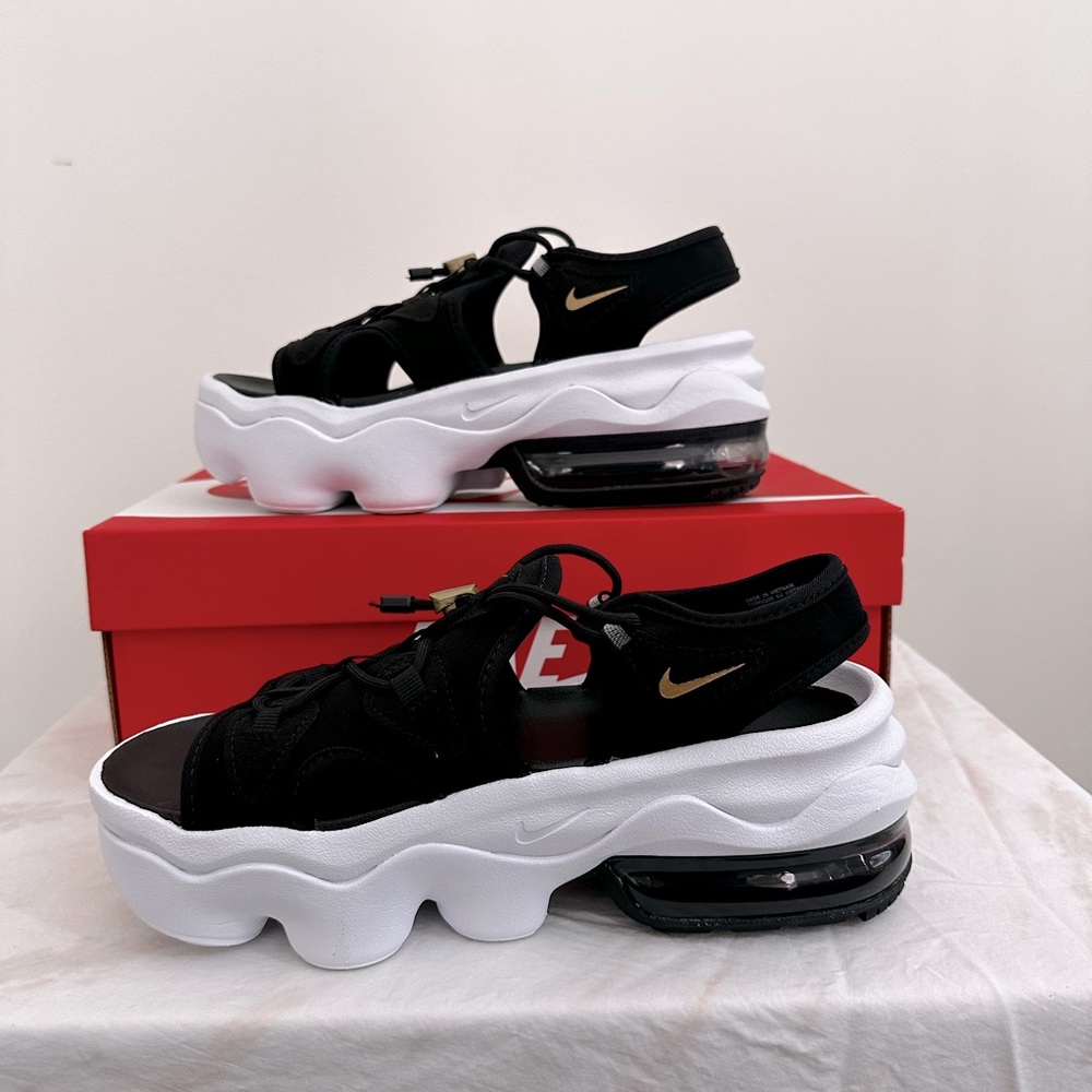 Good Condition Women’s Air Max Koko Sandal